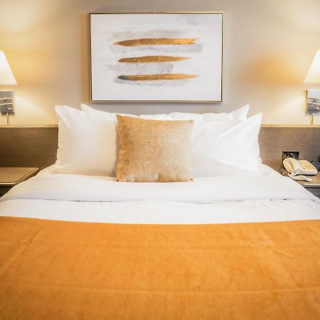 Hotel Le Voyageur Sept lles Bagian luar foto