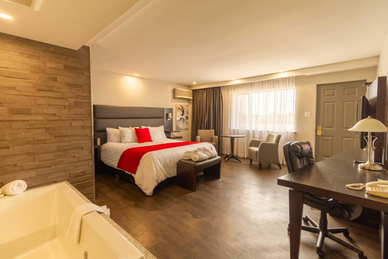 Hotel Le Voyageur Sept lles Bagian luar foto