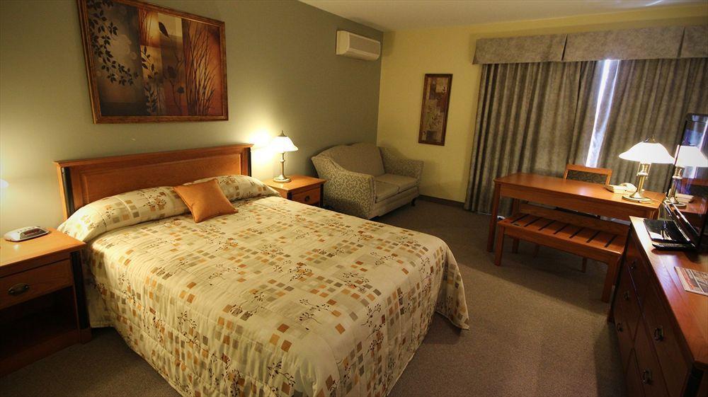 Hotel Le Voyageur Sept lles Bagian luar foto