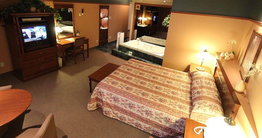 Hotel Le Voyageur Sept lles Bagian luar foto