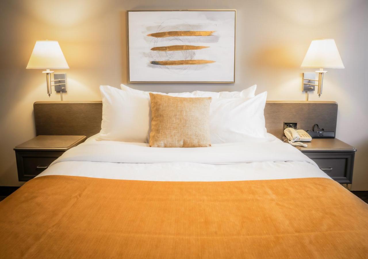 Hotel Le Voyageur Sept lles Bagian luar foto